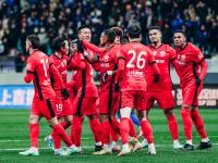 B体育体育活动-球队发挥出色，凭借团队努力赢得比赛