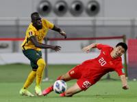 B体育体育地址-球员们身体力行地诠释着足球赛场上的激情和挑战