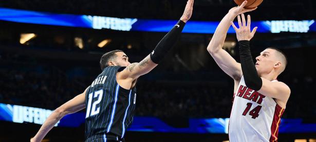 B体育体育网页版-球员在全球篮球大赛中展现飘逸技术