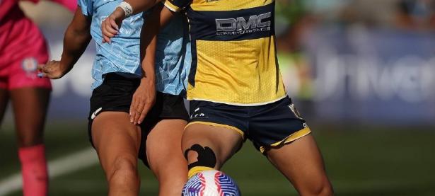 B体育体育在线-各国球员在国际比赛中展现个人特色