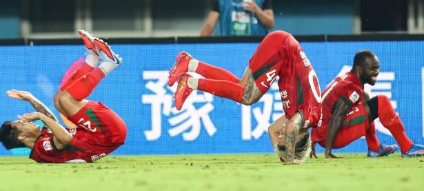 B体育体育链接-主帅苦心孤诣，赛前战术精妙，带领球队取胜！