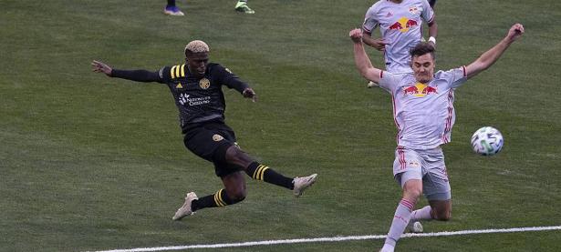 B体育体育官方登录入口-比赛期间突发状况，球队临时调整战术