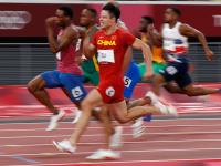 B体育体育vip注册-田径比赛中选手冲刺全力，突破个人最好成绩的简单介绍
