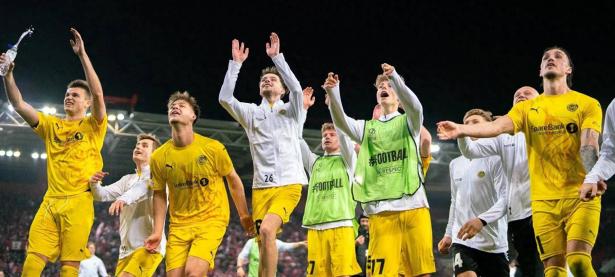 B体育体育官网app-托特纳姆热刺晋级欧冠四强，球迷狂欢呼声的简单介绍