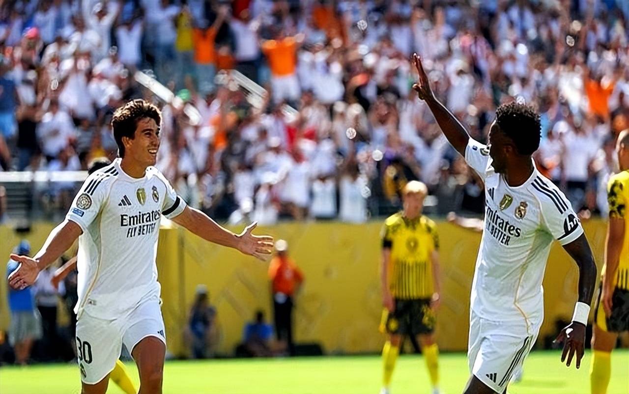 关于巴黎圣日耳曼豪取三分，皇家马德里客场战平对手的信息