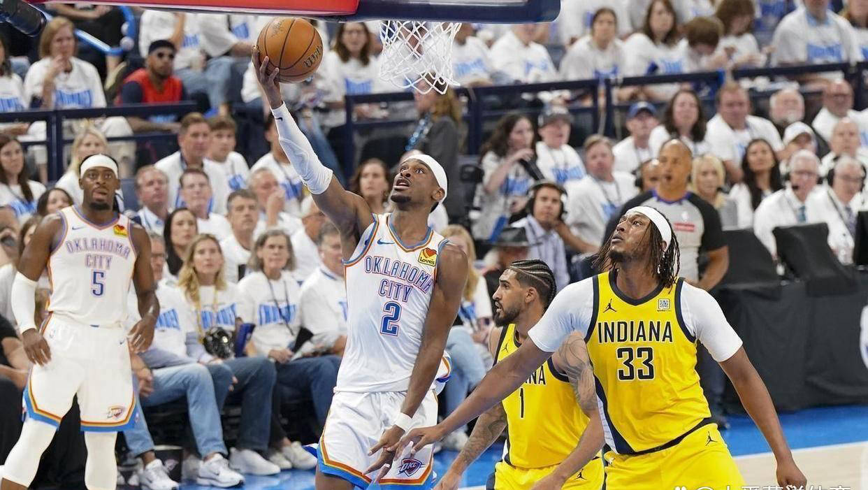 比赛中出现争议判罚,裁判遭到质疑 比赛中出现争议判罚,裁判遭到质疑