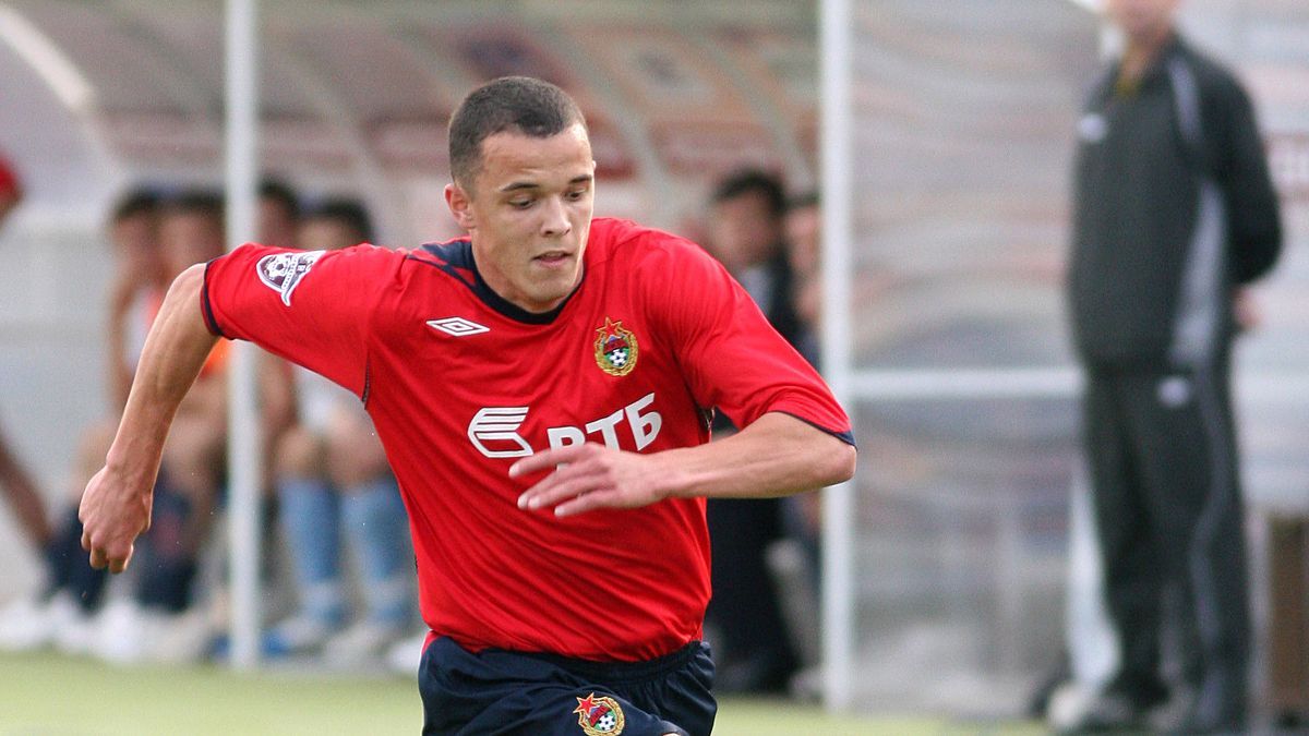 包含波兰足球冠军联赛中球员个个奋力拼搏,各显身手的词条 包含波兰足球冠军联赛中球员个个奋力拼搏,各显身手的词条