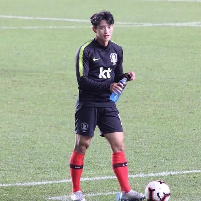 足球明星们的表现令人为之侧目 足球明星们的表现令人为之侧目