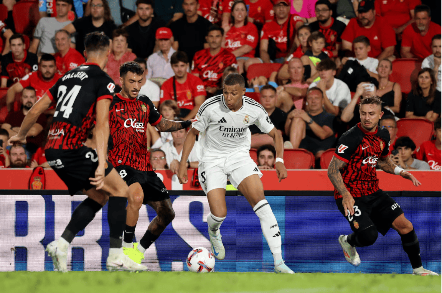 马拉加主场底获皇家赛,保级困难重重的简单介绍 马拉加主场底获皇家赛,保级困难重重的简单介绍