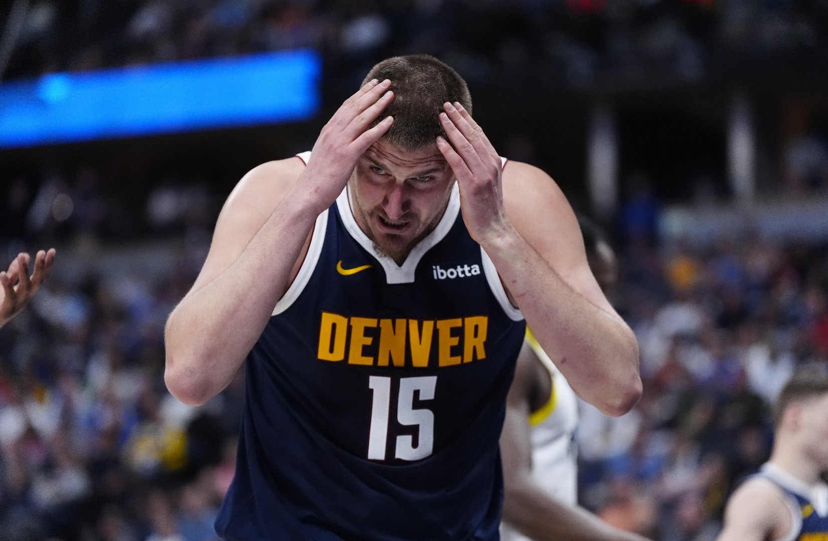 掘金把握住关键时刻，顶住猛龙压力霍华德沉迷庆功的简单介绍