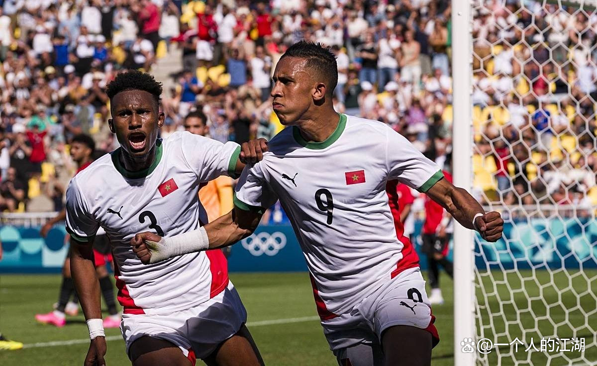 包含摩纳哥客场胜负交错，积累实力的词条