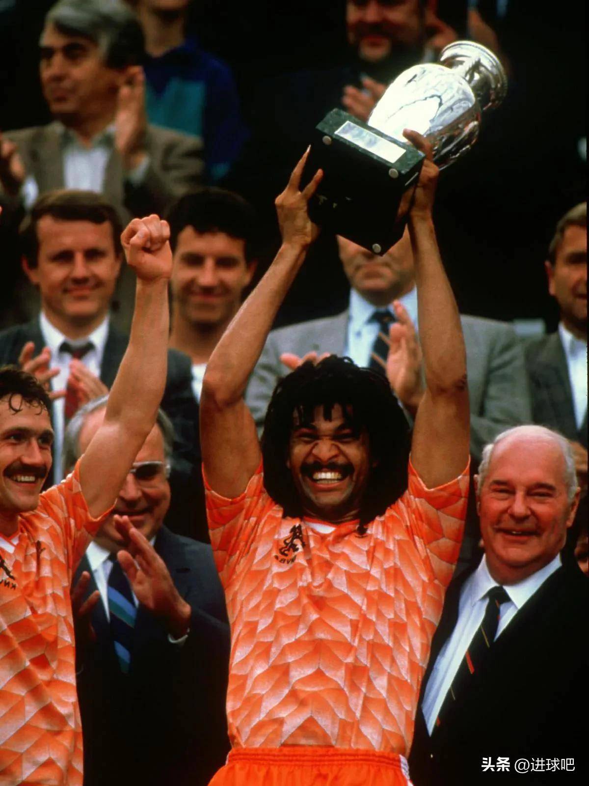 荷兰代表队稳坐榜首位置,实力雄厚的简单介绍 荷兰代表队稳坐榜首位置,实力雄厚的简单介绍