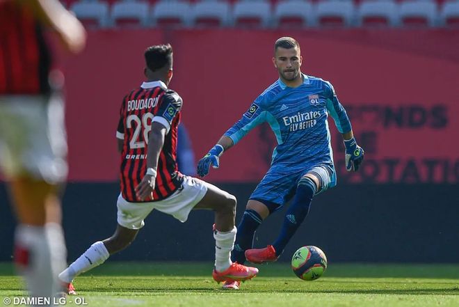 里昂客场带走三分,继续保持领先 里昂客场带走三分,继续保持领先