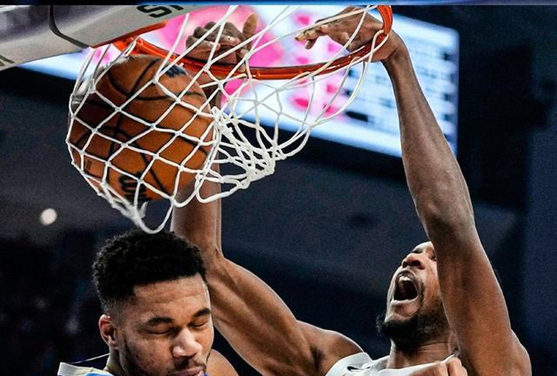 关于雄鹿队员配合默契,现场战术化解对手攻势的信息 关于雄鹿队员配合默契,现场战术化解对手攻势的信息