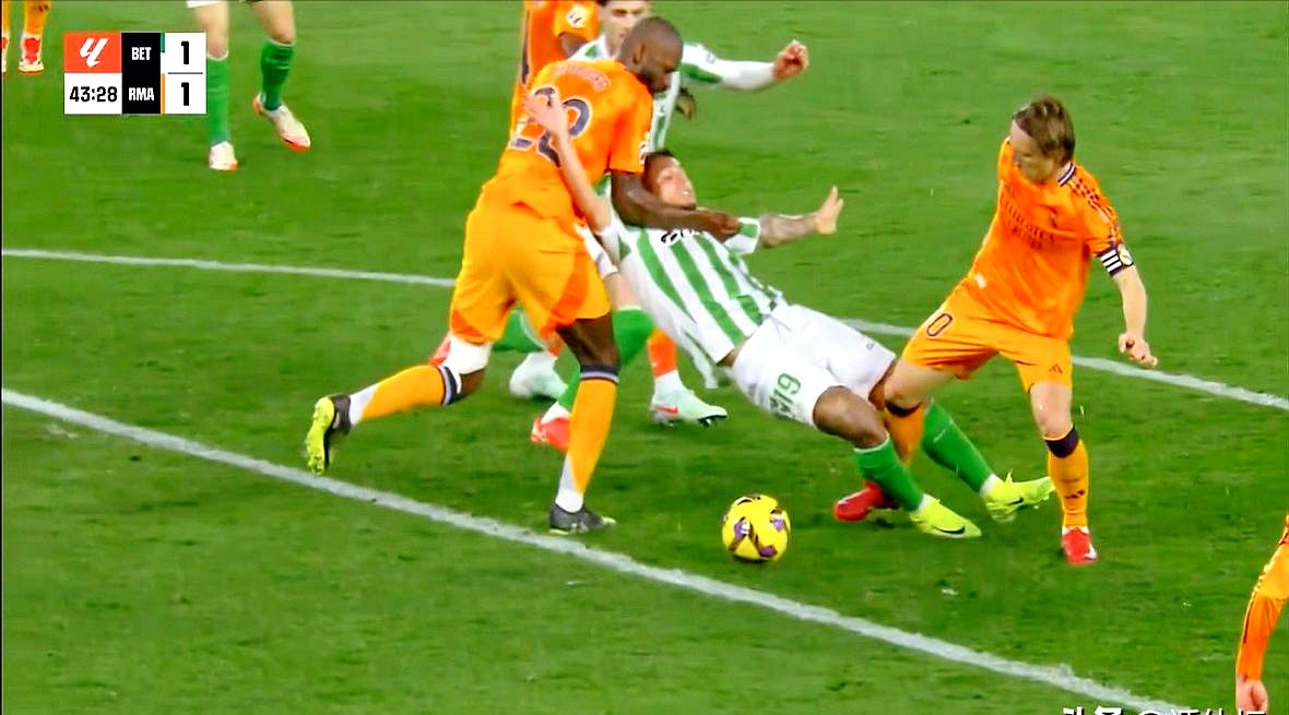 关于塞维利亚客场挑战皇马,戈麦斯能否打破僵局?的信息 关于塞维利亚客场挑战皇马,戈麦斯能否打破僵局?的信息