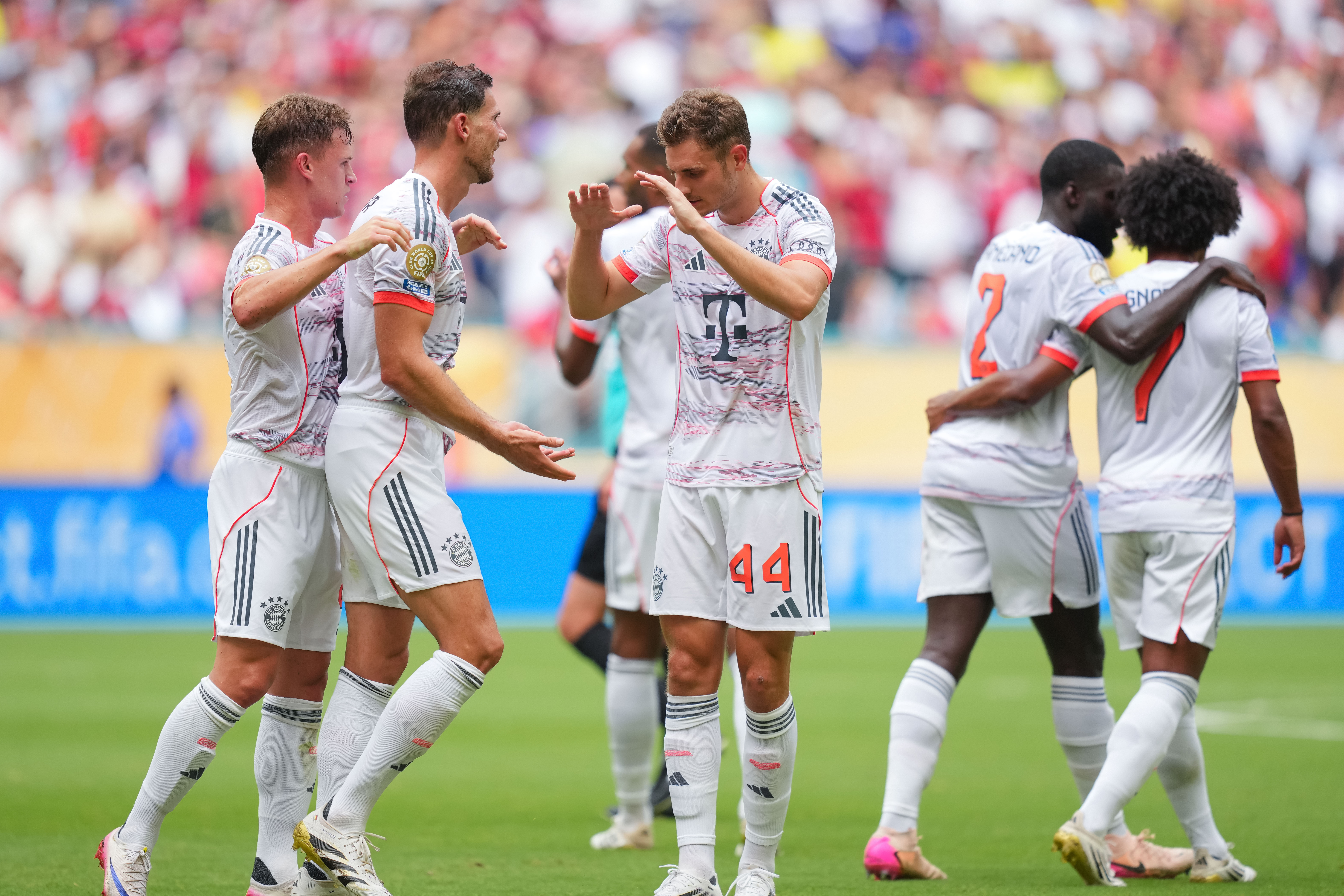 拜仁慕尼黑主场大胜波尔图,锁定欧冠八强 拜仁慕尼黑主场大胜波尔图,锁定欧冠八强