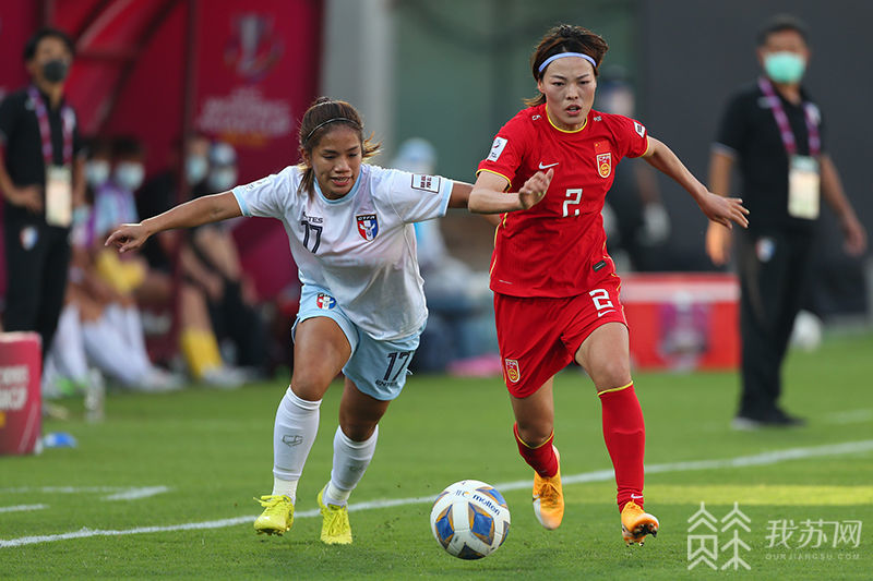 泰国女足球队奋力拼搏取得胜利